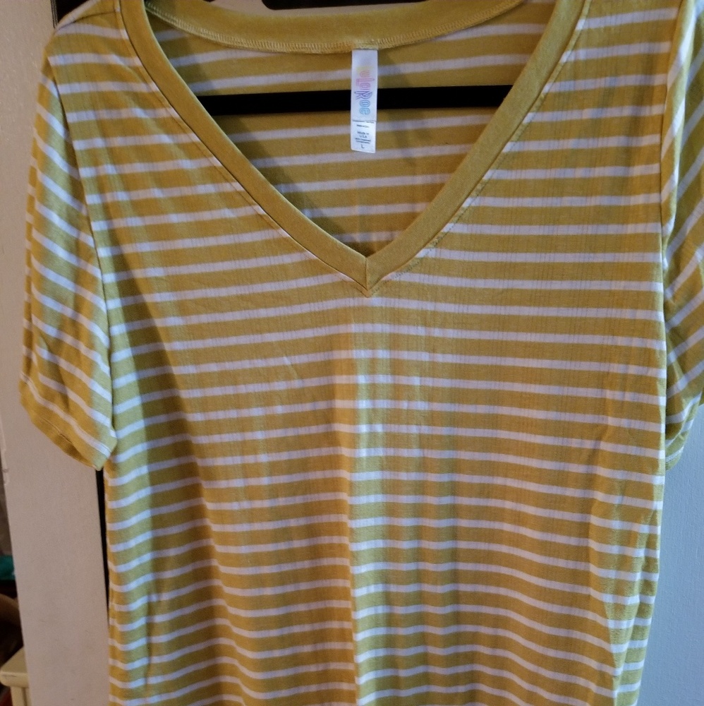 PRICE DROP Lularoe Christy T-shirt